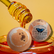 Load image into Gallery viewer, Bath Bomb - Oatmeal Milk Honey