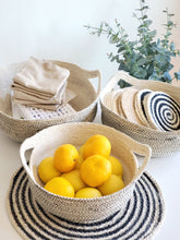 Load image into Gallery viewer, Amari Fruit Bowl - Black
